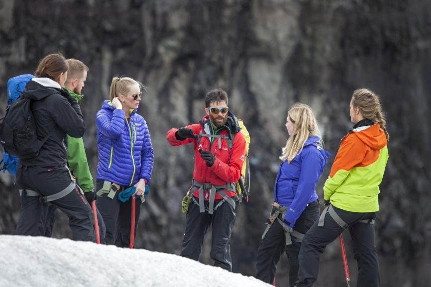 Explaining how the glacier forms