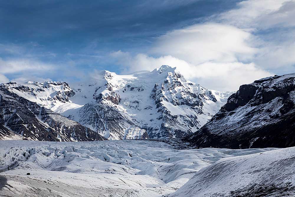 Hrútsfjallstindar peaks (1875 m)