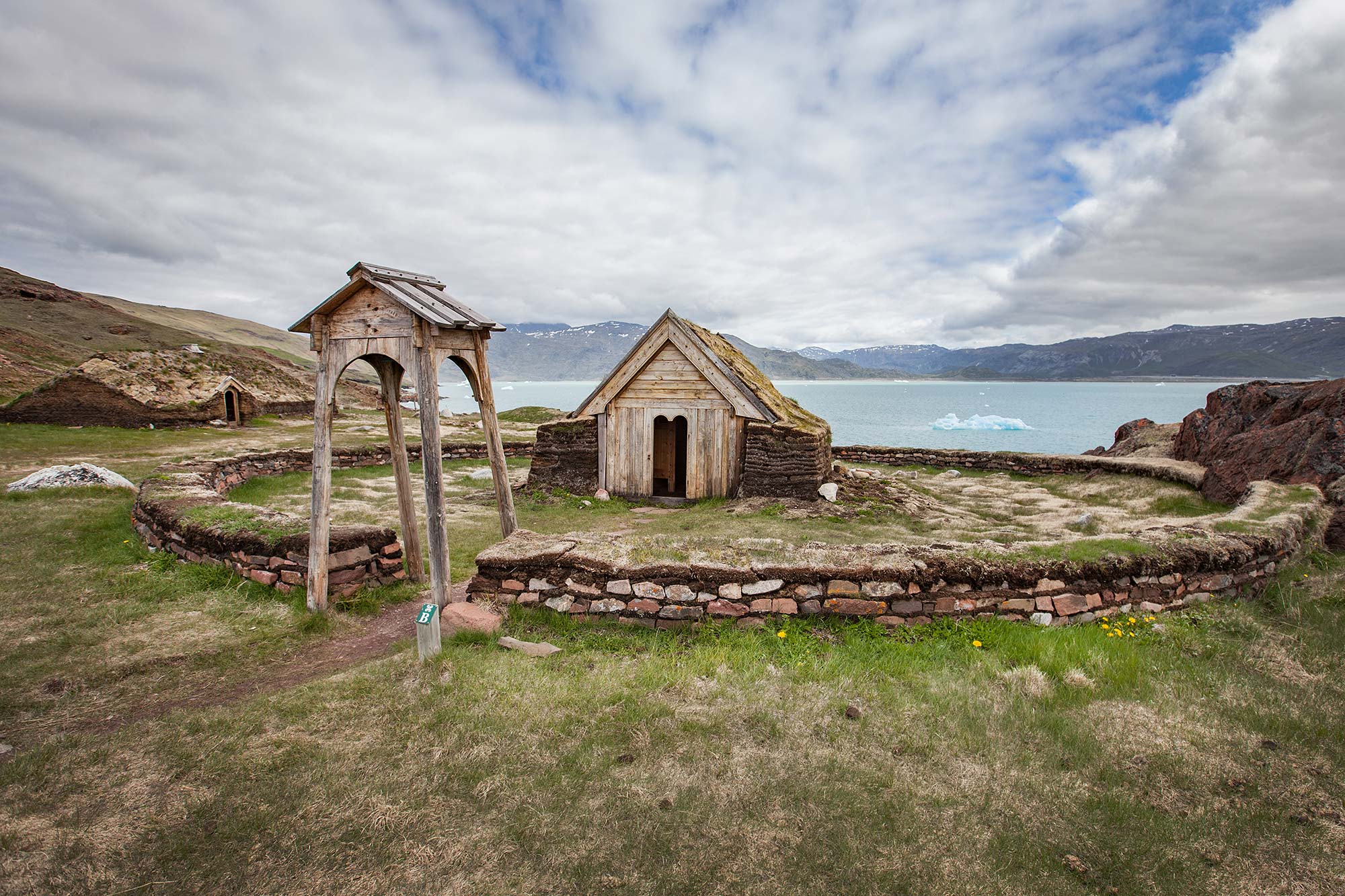 Þjóðhildar-Church, Brattahlíð